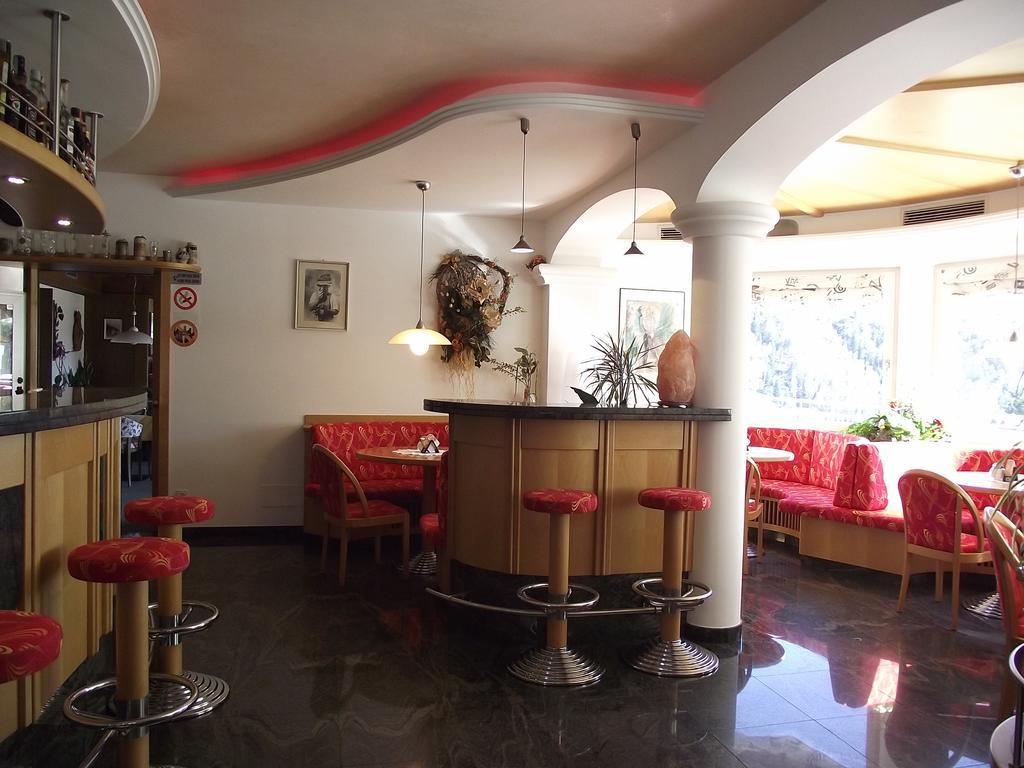 Pension Weinberg Rifiano Bagian luar foto